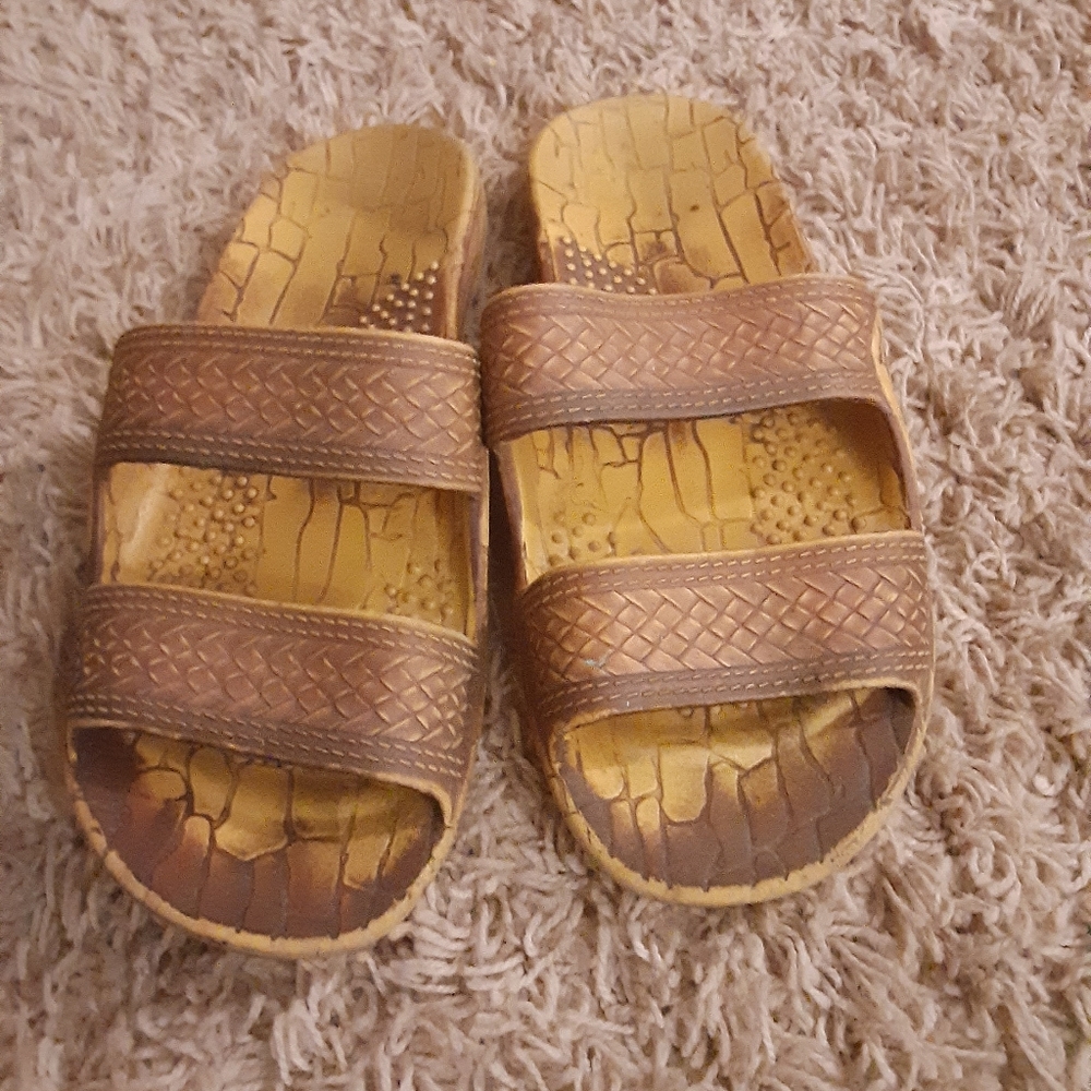 Sandles